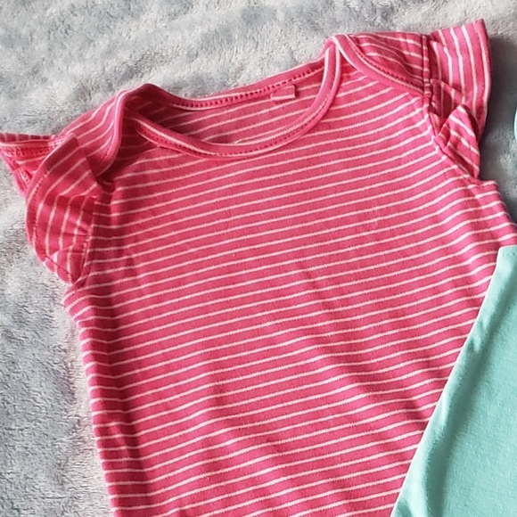 New Jessica Simpson 6-9 month diapershirts - Picture 3 of 4